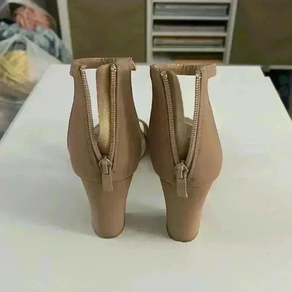 Windsor nude heel strappy block heel shoe - Picture 5 of 7